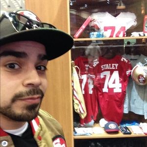 Meet your Posher, Genaro